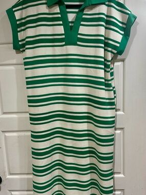 entro Green & White Striped V-Neck Pocket Maxi Dress